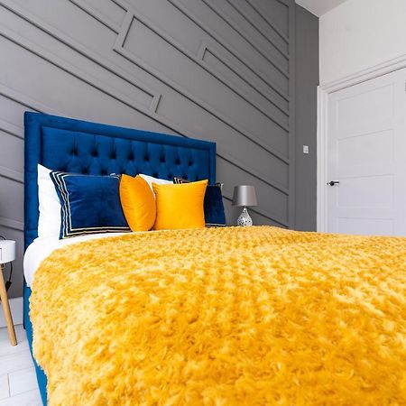 Cheerful 2 Bedroom Homely Apartment, Sleeps 6 Guest Comfy, 3X Double Bed, Parking, Free Wifi, Suitable For Business, Leisure Guest,Glasgow, Glasgow West End, Near City Centre Bagian luar foto