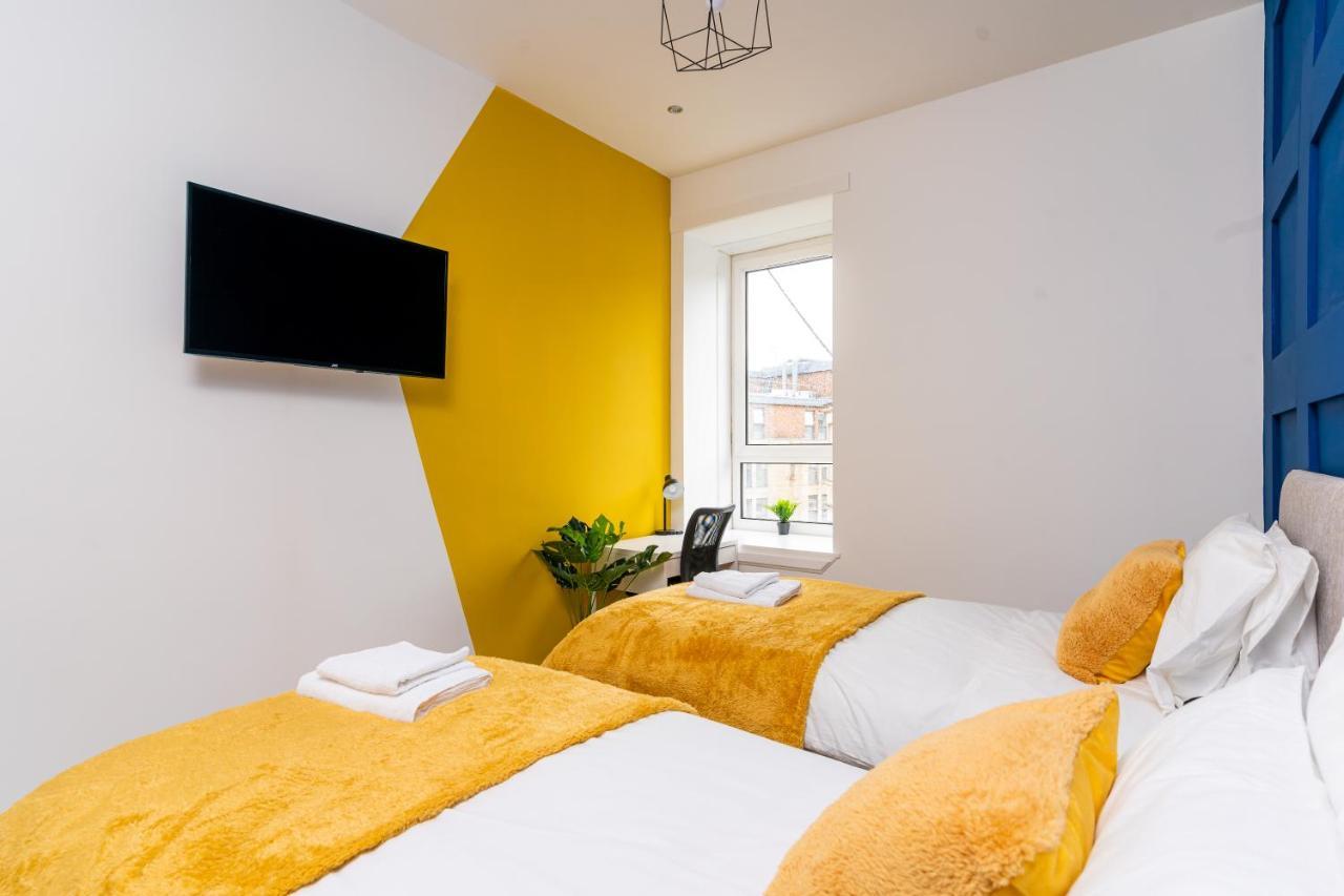 Cheerful 2 Bedroom Homely Apartment, Sleeps 6 Guest Comfy, 3X Double Bed, Parking, Free Wifi, Suitable For Business, Leisure Guest,Glasgow, Glasgow West End, Near City Centre Bagian luar foto