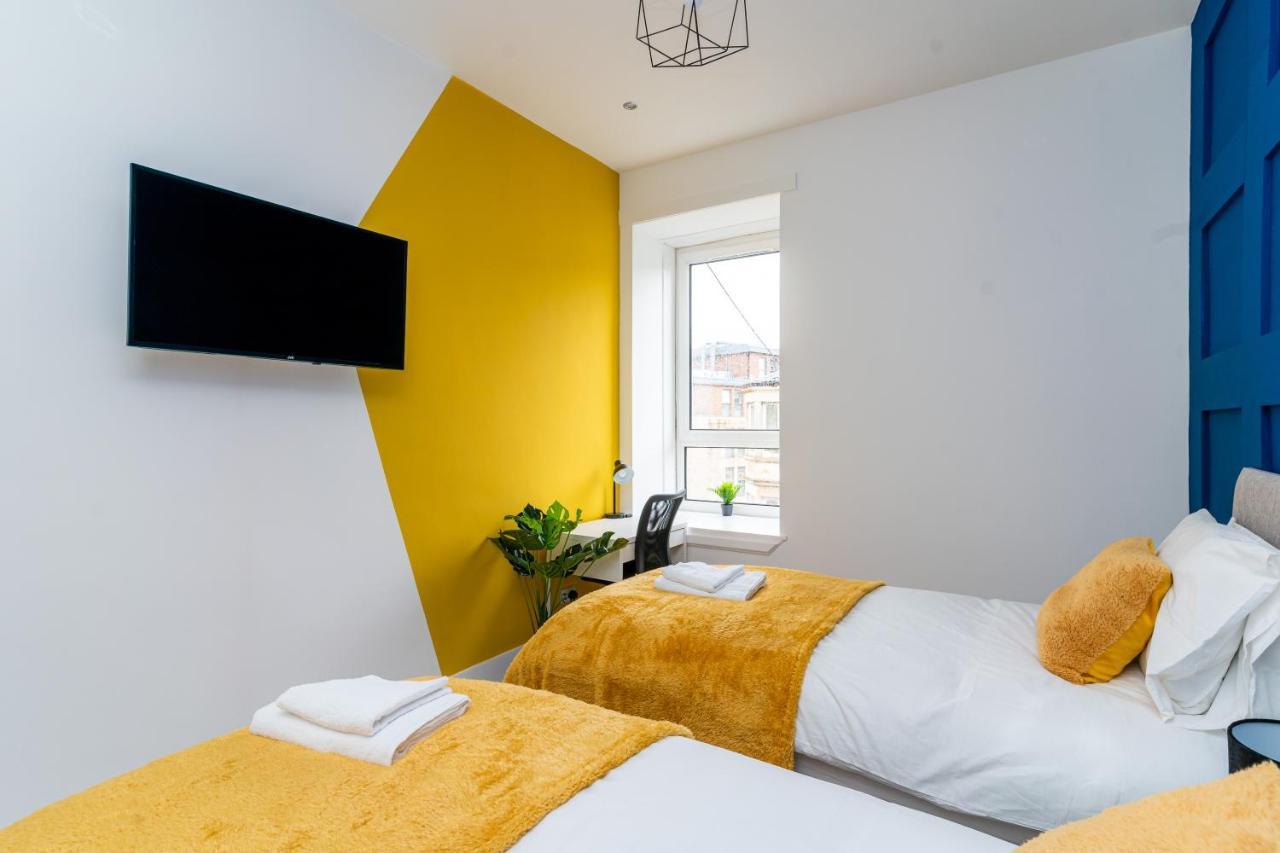 Cheerful 2 Bedroom Homely Apartment, Sleeps 6 Guest Comfy, 3X Double Bed, Parking, Free Wifi, Suitable For Business, Leisure Guest,Glasgow, Glasgow West End, Near City Centre Bagian luar foto