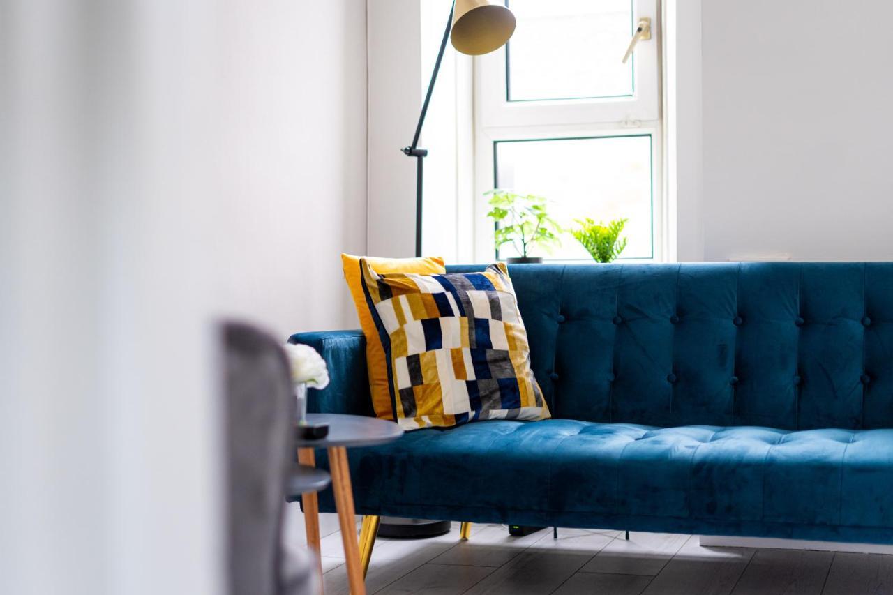 Cheerful 2 Bedroom Homely Apartment, Sleeps 6 Guest Comfy, 3X Double Bed, Parking, Free Wifi, Suitable For Business, Leisure Guest,Glasgow, Glasgow West End, Near City Centre Bagian luar foto